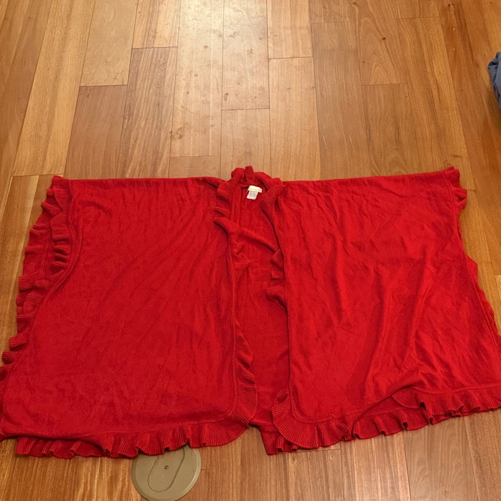 Red Ruffled Shawl - Picture 2 of 3